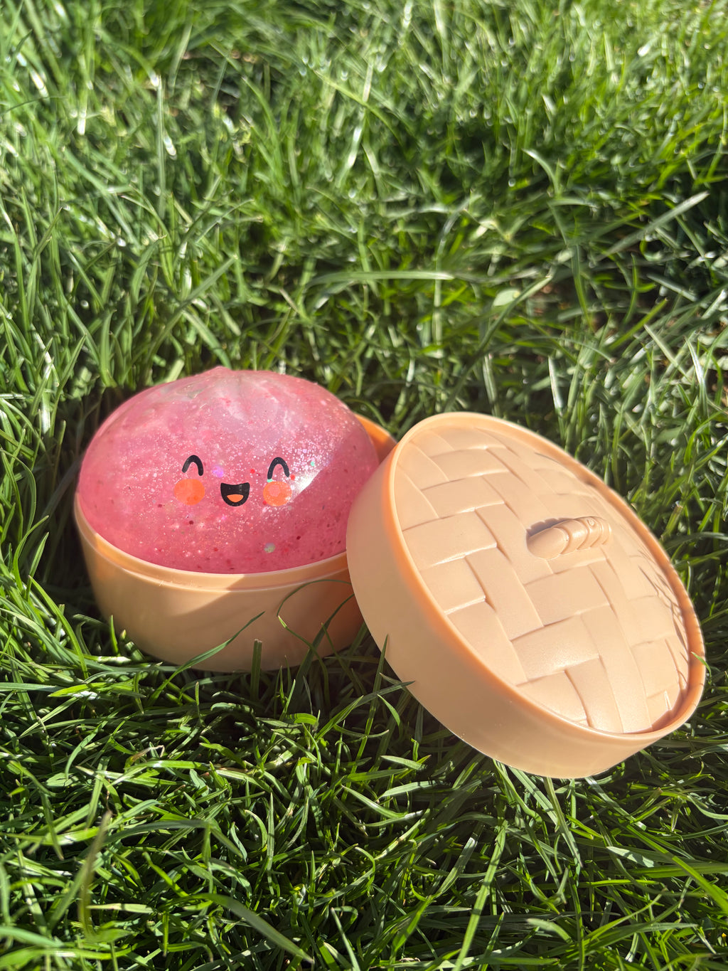 Kawaii-Squishy im Körbchen
