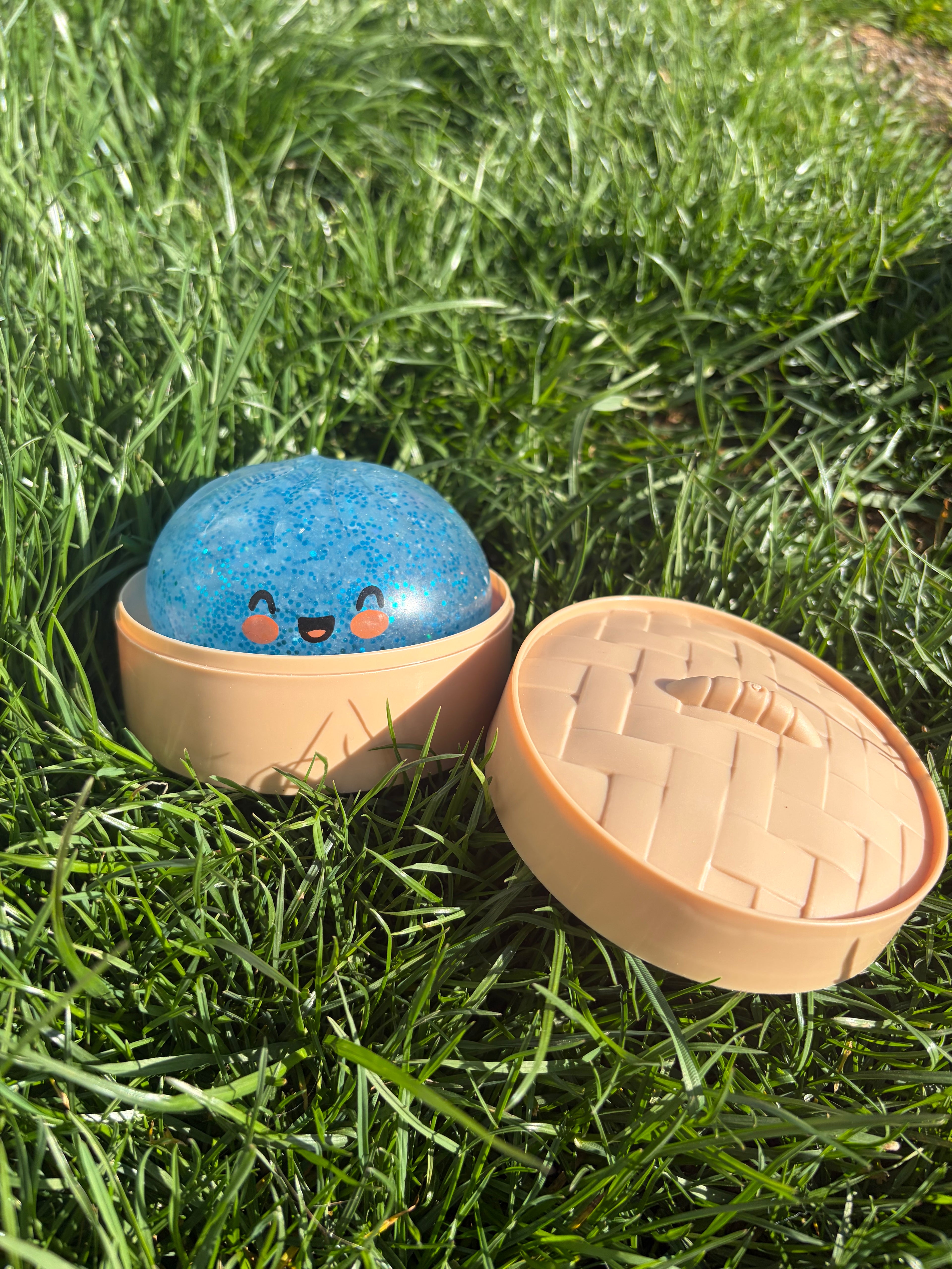 Kawaii-Squishy im Körbchen