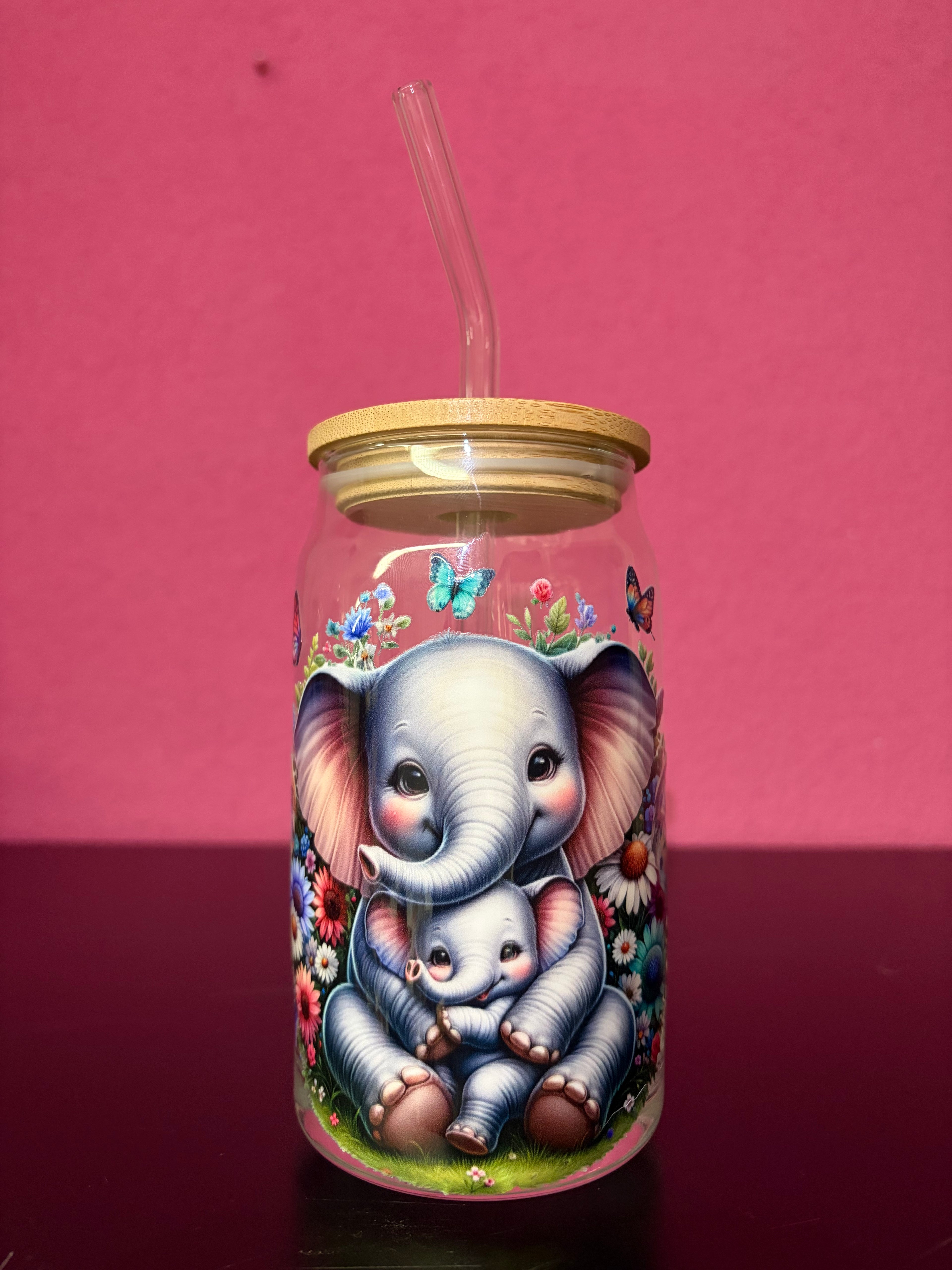 Elefantenbaby mit Mama